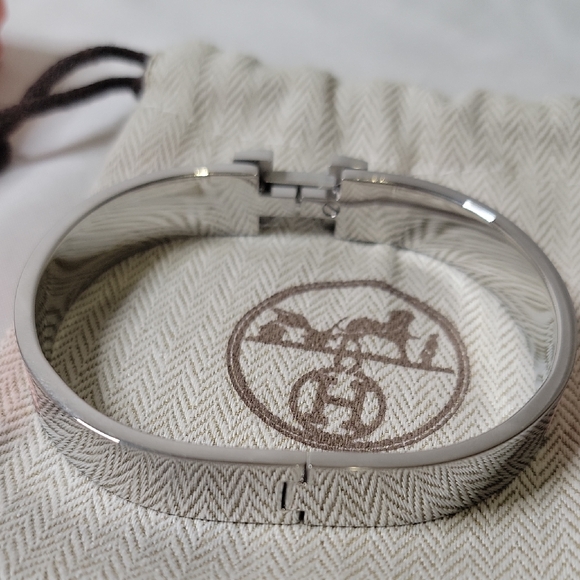 Hermes Pink Enamel H Clic Bracelet with Silver Hardware - Picture 3 of 4